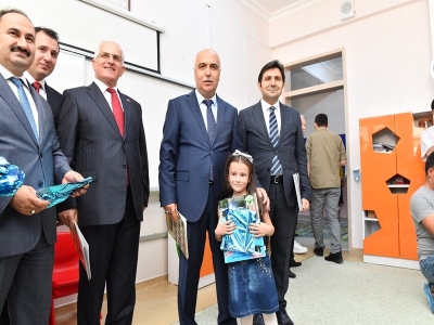 Öğrenciler Karnelerini Vali Karahan’dan Aldılar