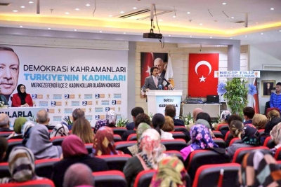 ÖZKAN: KADINLARIMIZ AYDINLIK YARINLARIMIZIN GARANTİSİDİR