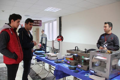 PAÜ’de Tekstil, Kültür ve STEAM ile Harmanlandı  Tekstil 3D Yazıcı ile Tanıştı