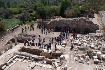 Rektör Bağ, PAÜ Öğrencileri ile Birlikte Stratonikeia Antik Kentini Gezdi