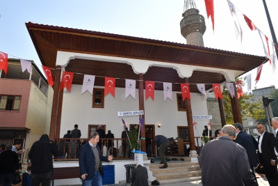  Restorasyonu Tamamlanan 108 Yıllık Hacıkaplanlar Camii İbadete Açıldı