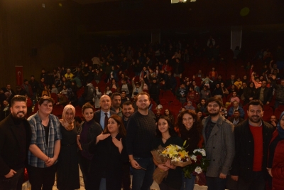 Sarayköy Belediyesi Tiyatro Kulübü öğrencileri hünerlerini sergiledi