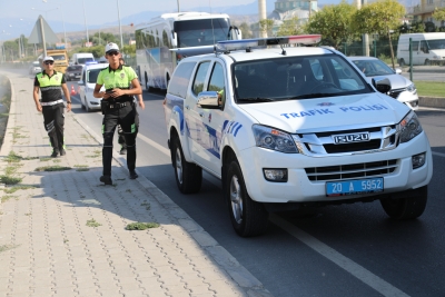 Sarayköy de direksiyon başında kalp krizi geçiren sürücü kazada öldü