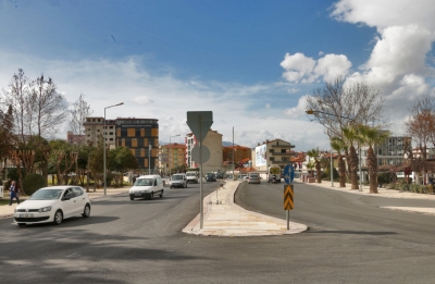 Şehit Er Yılmaz Zeren Caddesi'nin üst yapısı tamam