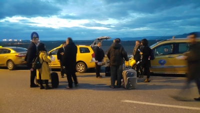 UÇAK YOLCULUĞU ÇİLE YOLCULUĞUNA DÖNÜŞTÜ