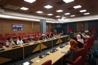 Yabancı Uyruklu Öğrencilerden Rektör Bağ’a Ziyaret